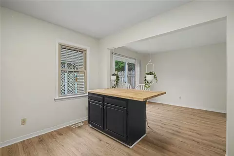 Kitchen - 76 Cranston Ct, Centerville, OH 45458 photo 4 of 4