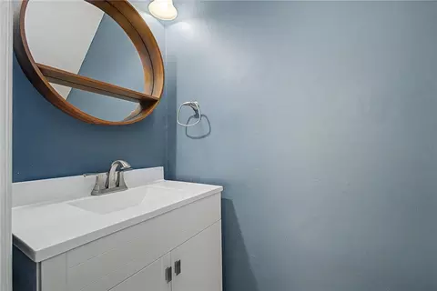 Bath - 76 Cranston Ct, Centerville, OH 45458 photo 1 of 4