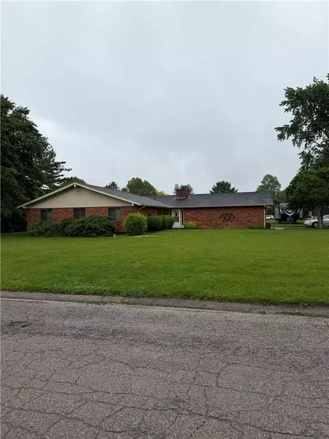 5655 Bradley Dr, Tipp City, OH 45371