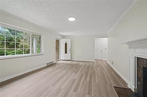Living - 1 Castle Dr, Kettering, OH 45429 photo 2 of 3