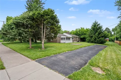 Exterior - 1 Castle Dr, Kettering, OH 45429 photo 4 of 9