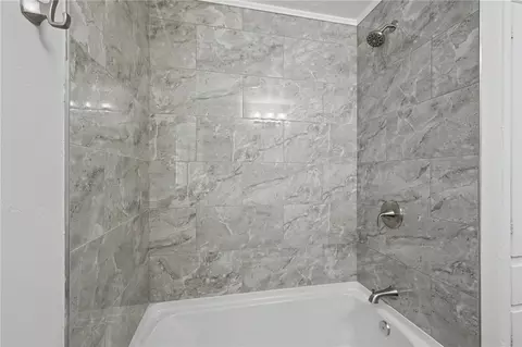 Bath - 1 Castle Dr, Kettering, OH 45429 photo 2 of 3
