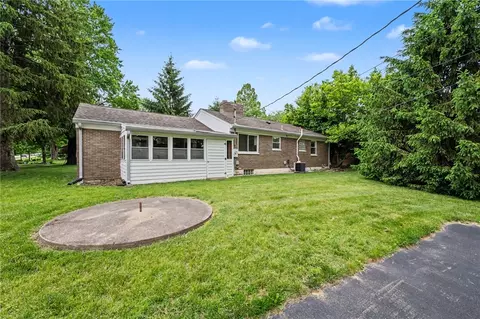 Exterior - 1 Castle Dr, Kettering, OH 45429 photo 5 of 9