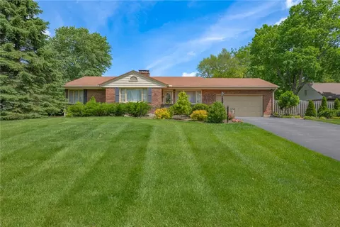 281 Sherbrooke Dr, Kettering, OH 45429