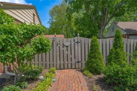 281 Sherbrooke Dr, Kettering, OH 45429 photo 28