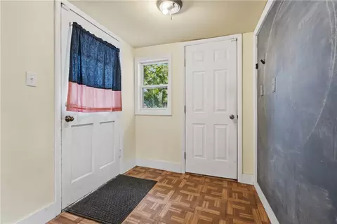 Entry Way - 402 E Main St, Eaton, OH 45320 photo 7 of 9