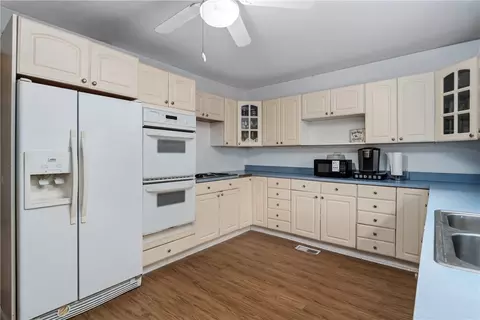 Kitchen - 402 E Main St, Eaton, OH 45320 photo 4 of 6