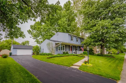 209 Brentwood Dr, Englewood, OH 45322