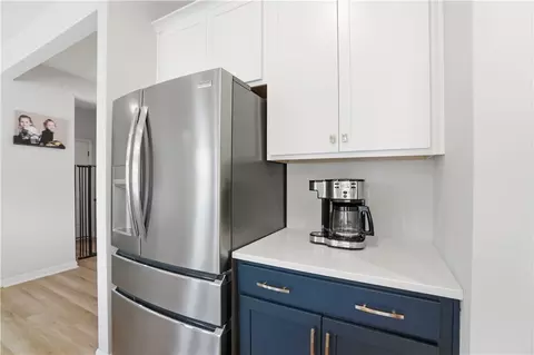 Kitchen - 392 David Lee Ct, Monroe, OH 45050 photo 6 of 7