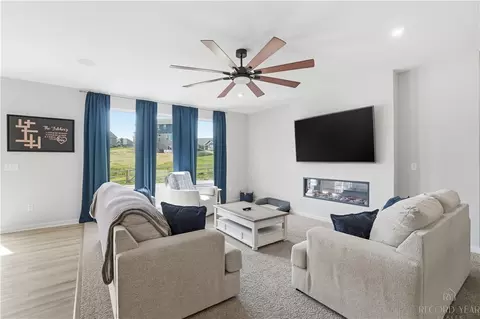 Living - 392 David Lee Ct, Monroe, OH 45050 photo 1 of 2