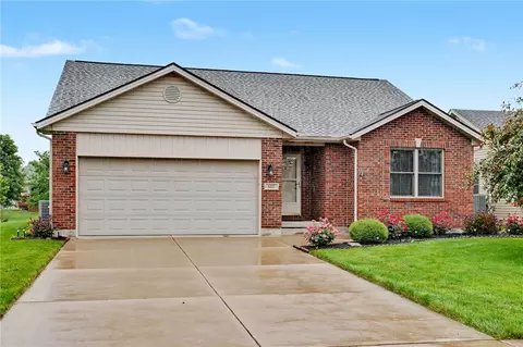 602 Meadowview Ct, Carlisle, OH 45005
