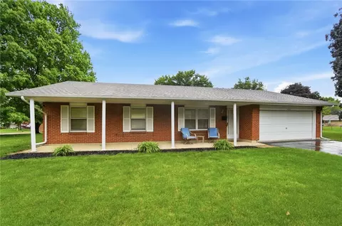 4100 Danern Dr, Beavercreek, OH 45430