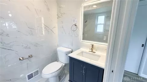 Bath - 1132 Cloverfield Ave, Kettering, OH 45429 photo 3 of 3