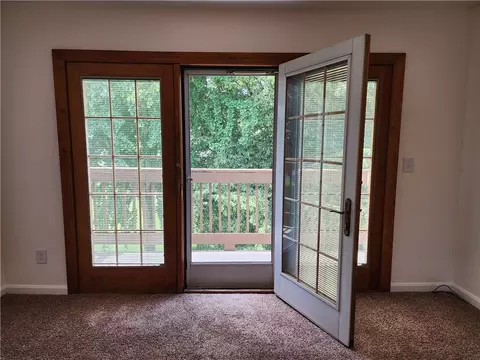 Entry Way - 2250 Coach Dr #E, Kettering, OH 45440 photo 2 of 3