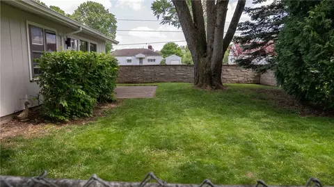 Exterior - 29 Gordon Rd, Springfield, OH 45504 photo 7 of 11