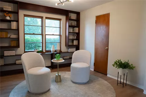 Living - 29 Gordon Rd, Springfield, OH 45504 photo 4 of 4