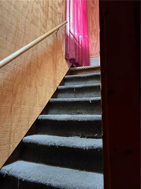 Entry Way - 1223 Lagonda Ave, Springfield, OH 45503 photo 1 of 2