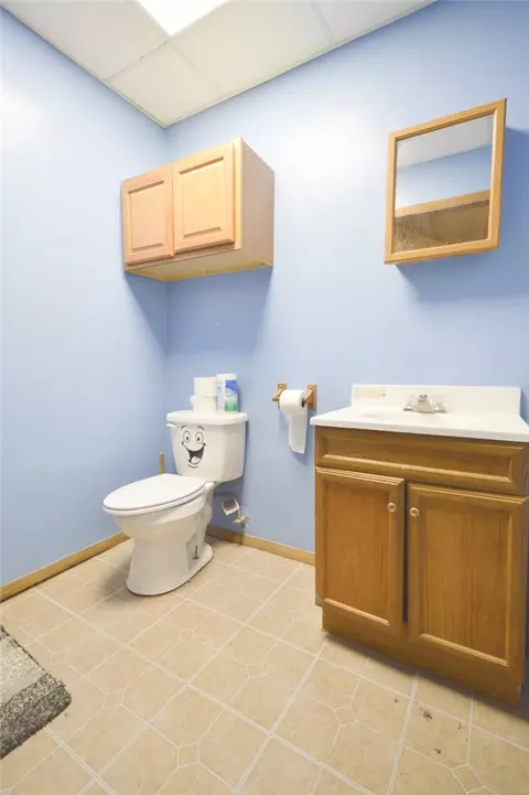 Bath - 1223 Lagonda Ave, Springfield, OH 45503 photo 1 of 3