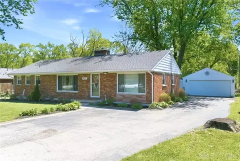 3915 Knollwood Dr, Dayton, OH 45432