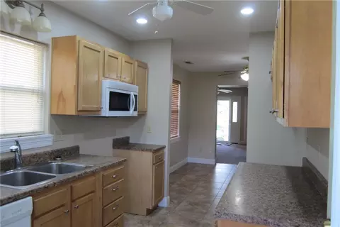 Entry Way - 1448 Southlyn Dr, Kettering, OH 45409 photo 1 of 4