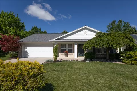 9827 Olde Park Dr, Tipp City, OH 45371