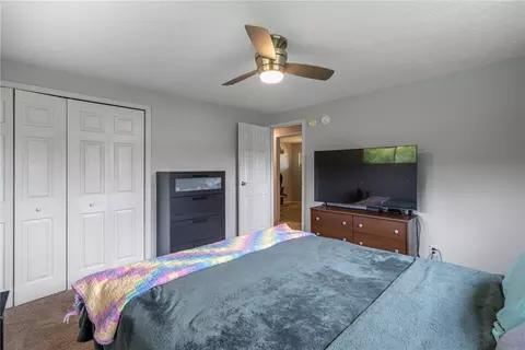 Bedroom - 1572 Lanbury Dr, Kettering, OH 45439 photo 4 of 4