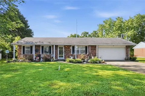 8233 Meadowlark Dr, Carlisle, OH 45005
