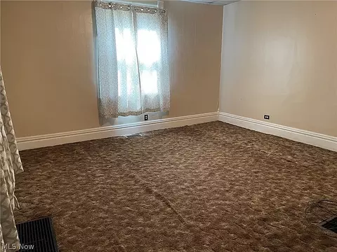 213 Smithfield St, Dillonvale, OH 43917 photo 5