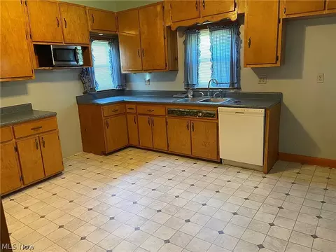 213 Smithfield St, Dillonvale, OH 43917 photo 4