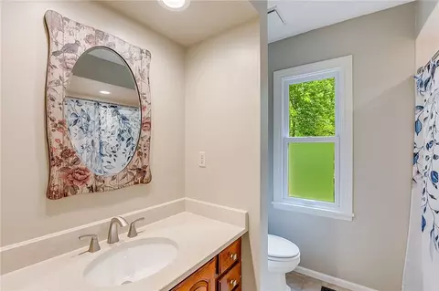 Bath - 5003 Lausanne Dr, Centerville, OH 45458 photo 5 of 5