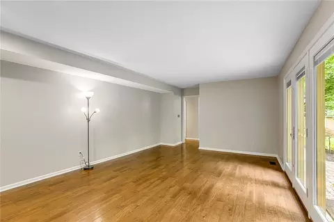 Living - 5003 Lausanne Dr, Centerville, OH 45458 photo 5 of 7
