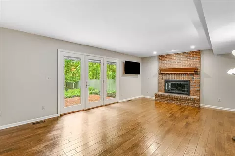 Living - 5003 Lausanne Dr, Centerville, OH 45458 photo 3 of 7