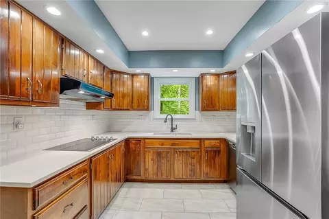 Kitchen - 5003 Lausanne Dr, Centerville, OH 45458 photo 1 of 3