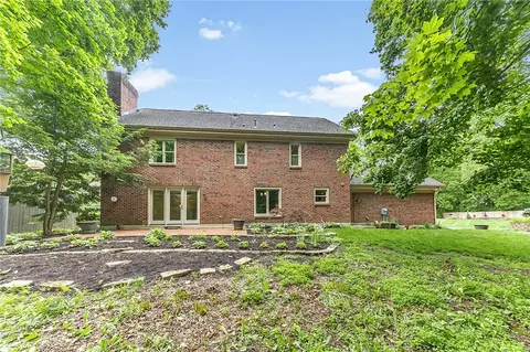 Exterior - 5003 Lausanne Dr, Centerville, OH 45458 photo 6 of 9