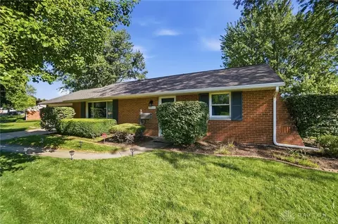 Exterior - 3081 Viewcrest Pl, Kettering, OH 45420 photo 3 of 10