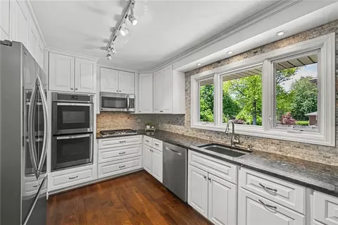 Kitchen - 202 Marchester Dr, Kettering, OH 45429 photo 1 of 2