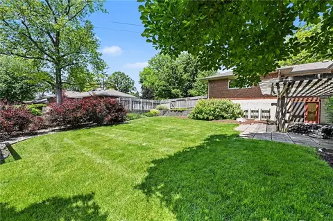 Exterior - 202 Marchester Dr, Kettering, OH 45429 photo 7 of 8
