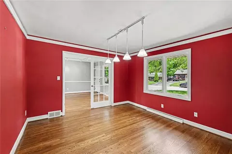 Living - 202 Marchester Dr, Kettering, OH 45429 photo 3 of 6