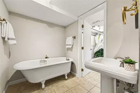 Bath - 202 Marchester Dr, Kettering, OH 45429 photo 3 of 3