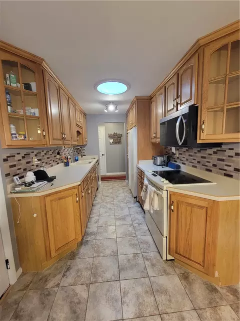 Kitchen - 5408 Ottawa Dr, Fairborn, OH 45324 photo 1 of 1