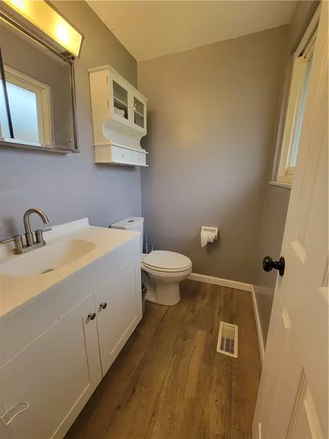 Bath - 5408 Ottawa Dr, Fairborn, OH 45324 photo 1 of 2