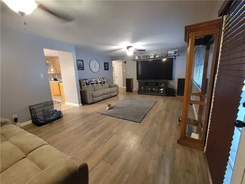Living - 5408 Ottawa Dr, Fairborn, OH 45324 photo 3 of 3