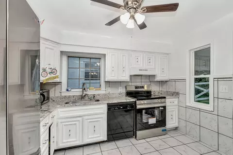 Kitchen - 2933 Boudinot Ave, Cincinnati, OH 45238 photo 1 of 3
