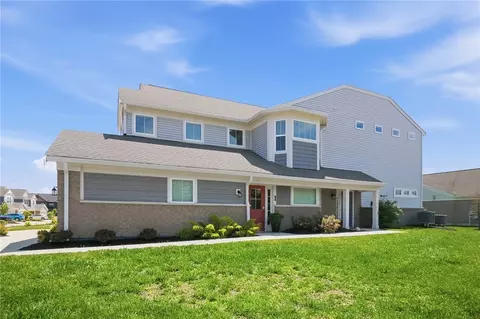 Exterior - 13 Pebble Brook Pl, Springboro, OH 45066 photo 2 of 10