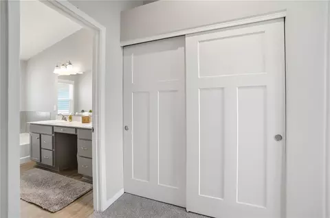 Entry Way - 13 Pebble Brook Pl, Springboro, OH 45066 photo 6 of 7