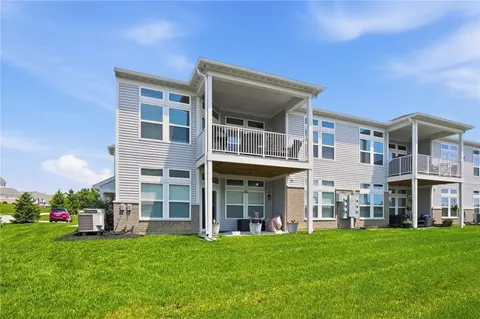 Exterior - 13 Pebble Brook Pl, Springboro, OH 45066 photo 7 of 10