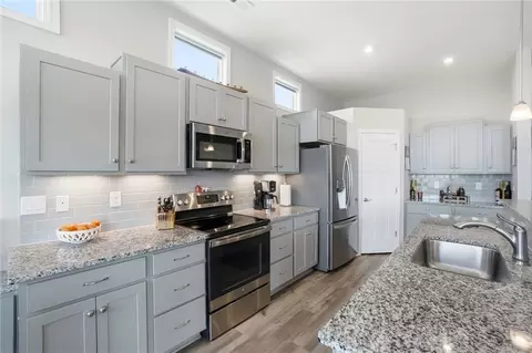Kitchen - 13 Pebble Brook Pl, Springboro, OH 45066 photo 2 of 6