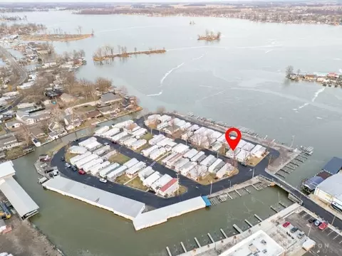 6 Fun Dr, Russells Point, OH 43348