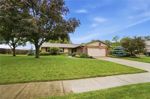 307 Rankin Dr, Englewood, OH 45322
