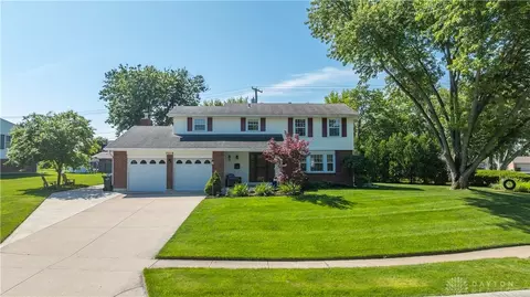 7018 Woodcroft Dr, Englewood, OH 45322